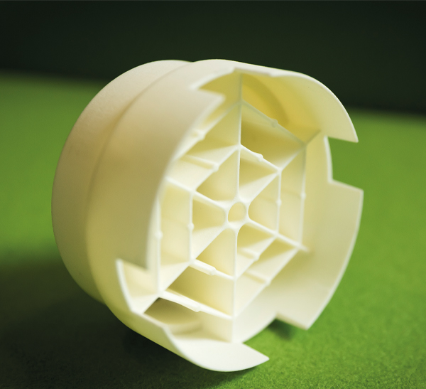 Pièce plastique blanche prototype en impression 3D 